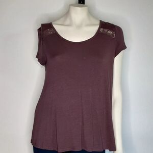 Chloe K lace shirt Sz medium